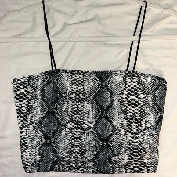 SHEIN Crop Top in Snakeskin Print - Picture 3 of 5